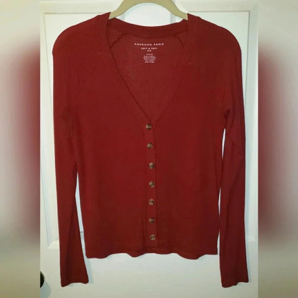 American Eagle| Soft & Sexy Button-up Ribbed Cardigain